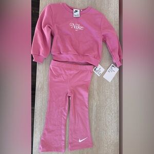 Nike Sweatshirt & Leggings Set